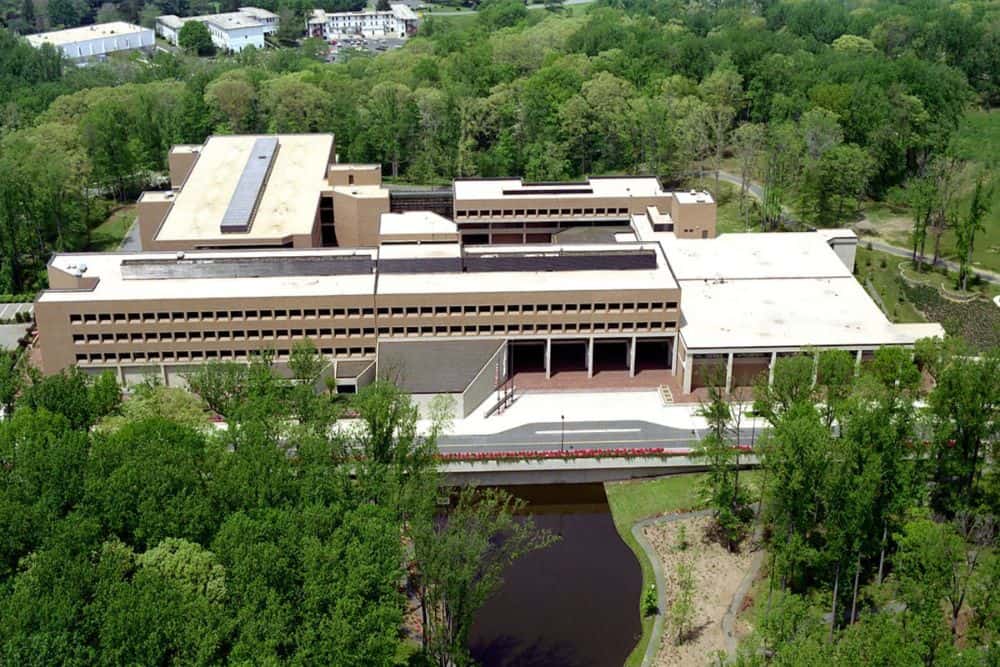 Boost Your MCAT Score with Premier Tutors for Uniformed Services University of Health Sciences F. Edward Hebert School of Medicine | MedSchoolCoach Local Experts